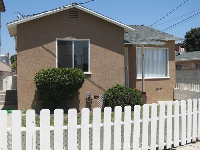 560 W Hamilton Avenue, San Pedro CA: https://media.crmls.org/medias/3117c443-35a4-4558-af01-9af524008d34.jpg