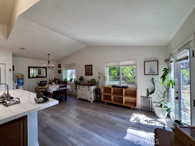 Detail Gallery Image 15 of 29 For 27196 Rainbow Creek Dr, Temecula,  CA 92591 - 3 Beds | 2 Baths