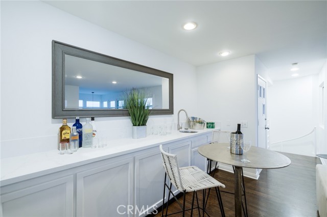 3207 Crest Drive, Manhattan Beach, California 90266, 3 Bedrooms Bedrooms, ,3 BathroomsBathrooms,Residential,Sold,Crest,PW21156135