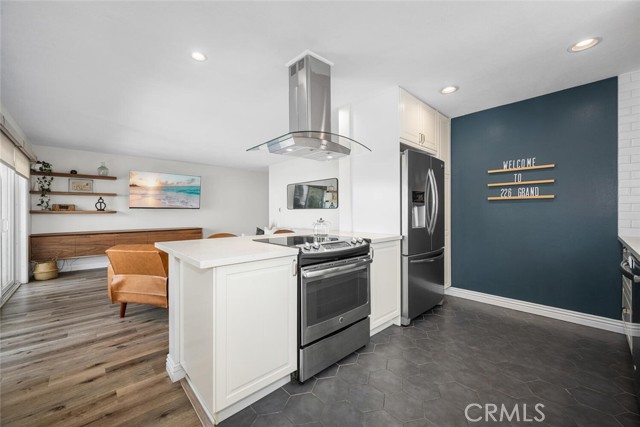 226 Grand, Long Beach CA: https://media.crmls.org/medias/3119429f-860f-4fd1-93c3-0f0f6d5f8452.jpg