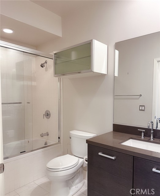 Detail Gallery Image 23 of 26 For 1411 N Detroit St #402,  Los Angeles,  CA 90046 - 3 Beds | 2/1 Baths