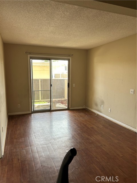 3641 Oak Creek Drive, Ontario CA: https://media.crmls.org/medias/311ac281-9cf9-448f-9988-dbeb8421b31e.jpg