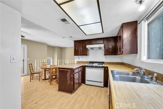 Detail Gallery Image 13 of 30 For 11216 Lower Azusa Rd #C,  El Monte,  CA 91731 - 2 Beds | 2/1 Baths