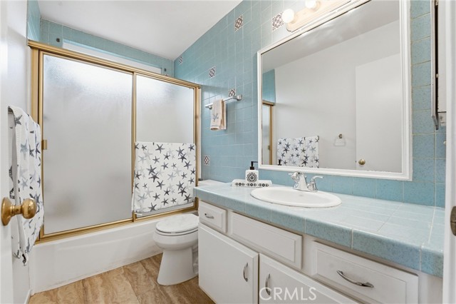 Image 15 of 23 For 22712 Foxborough