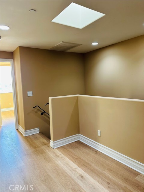 Detail Gallery Image 13 of 26 For 5555 Carpenter Ave #2,  Valley Village,  CA 91607 - 3 Beds | 2/1 Baths