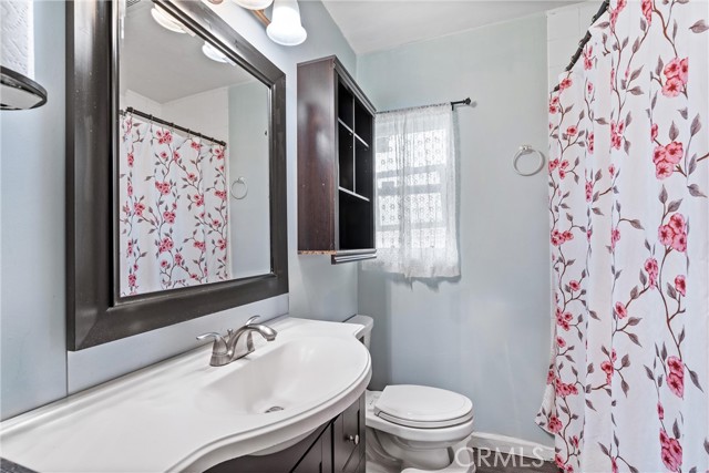 4003 Cortland Street, Lynwood CA: https://media.crmls.org/medias/311db698-9a30-4da1-a050-4cce130443f0.jpg