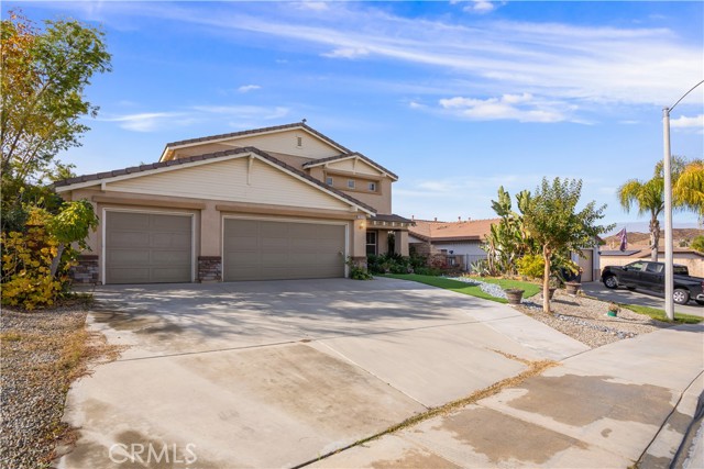 Detail Gallery Image 2 of 36 For 23613 Canyon Heights Dr, Menifee,  CA 92587 - 6 Beds | 2/1 Baths