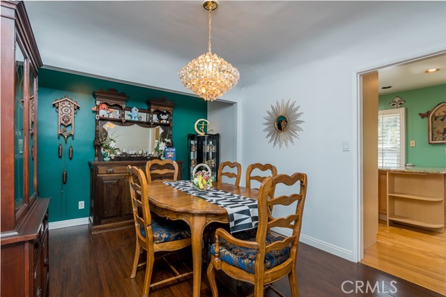 1967 Hilldale Drive, La Canada Flintridge CA: https://media.crmls.org/medias/311e0cfe-78c0-452b-b607-229218140d7c.jpg
