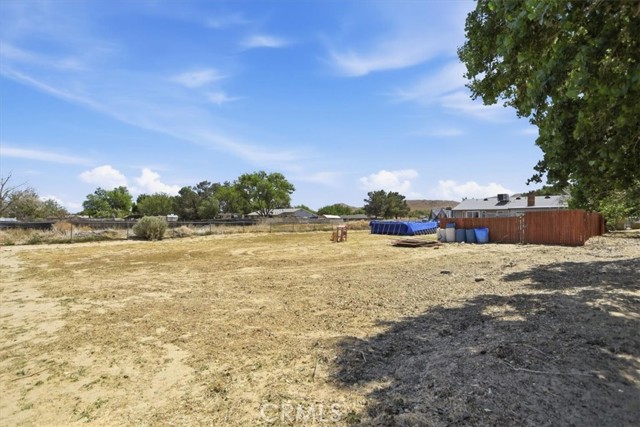 15235 Newmont, Lancaster CA: https://media.crmls.org/medias/311fdee0-adf7-46cd-b132-cd2b8ea10e7e.jpg