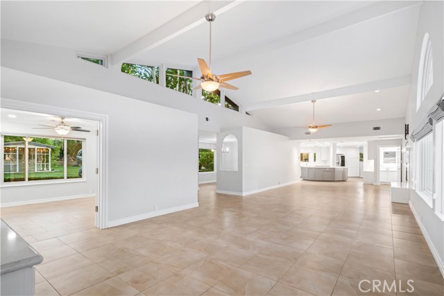 Detail Gallery Image 13 of 74 For 2755 W Avenue, Palmdale,  CA 93551 - 5 Beds | 3/1 Baths