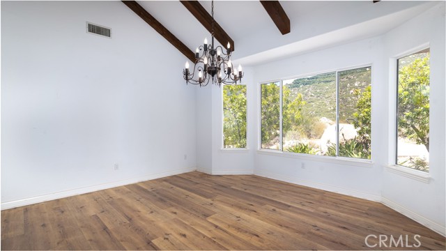 Detail Gallery Image 13 of 45 For 19605 Carancho Road, Temecula,  CA 92590 - 4 Beds | 2/2 Baths