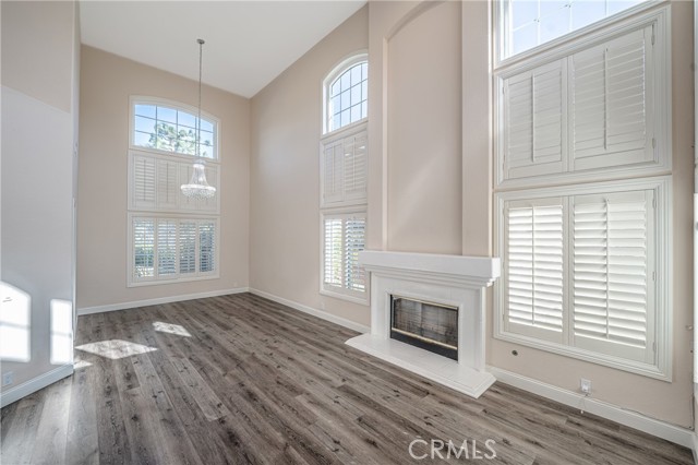 Detail Gallery Image 7 of 38 For 429 Somerset Cir, Corona,  CA 92879 - 4 Beds | 3 Baths