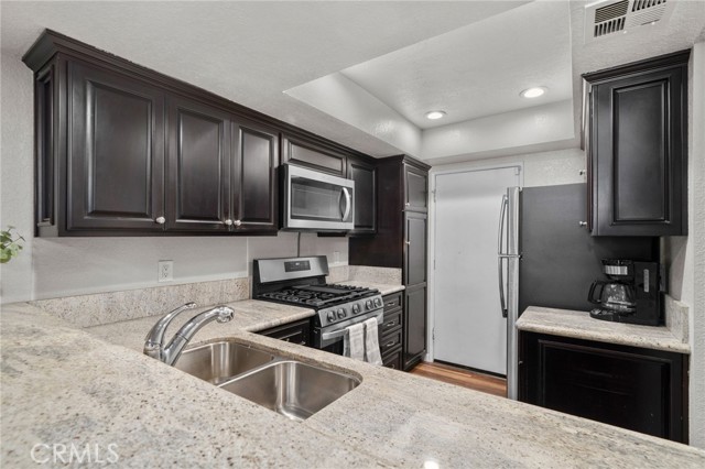 Detail Gallery Image 12 of 26 For 10634 Countryside Dr, Rancho Cucamonga,  CA 91730 - 3 Beds | 2/1 Baths