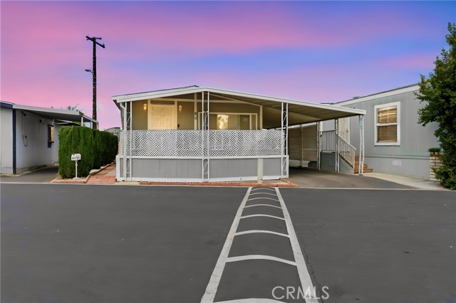 Front Image Thumbnail for CROC26090653