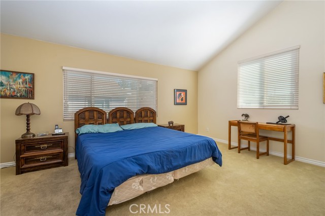 Detail Gallery Image 12 of 26 For 18319 Collins, Tarzana,  CA 91356 - 2 Beds | 3 Baths