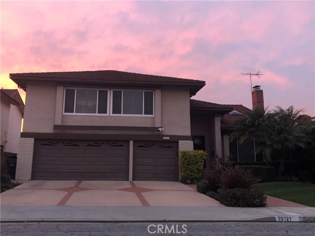 20121 Mckinley Ln, Huntington Beach, CA 92646