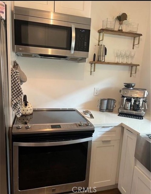 Detail Gallery Image 11 of 19 For 5232 Corteen Pl #7,  Valley Village,  CA 91607 - 2 Beds | 2 Baths