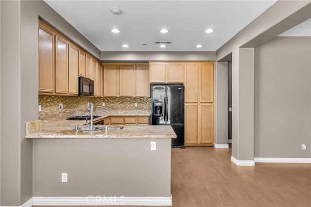 Detail Gallery Image 14 of 39 For 16569 Sugar Ln, Fontana,  CA 92337 - 4 Beds | 2/1 Baths