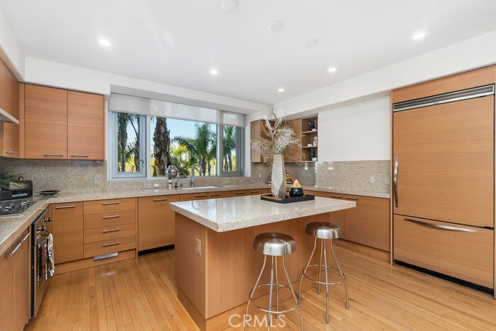 3121fc6e F428 48d9 Bacc 1a291242b633