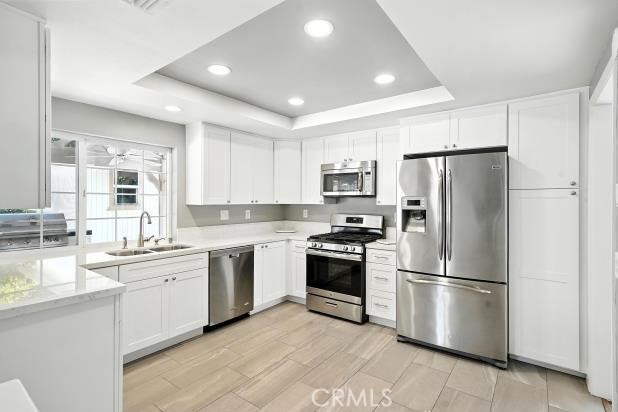 Detail Gallery Image 6 of 29 For 28620 Kathleen Ave, Saugus,  CA 91390 - 3 Beds | 2 Baths