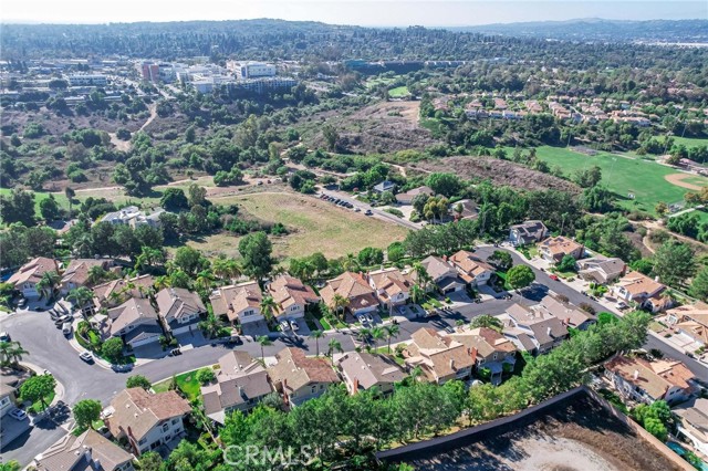 Detail Gallery Image 4 of 10 For 1825 Lexington Dr, Fullerton,  CA 92835 - 4 Beds | 3 Baths