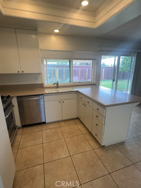 Detail Gallery Image 7 of 19 For 270 W Campus View Dr, Riverside,  CA 92507 - 4 Beds | 2 Baths