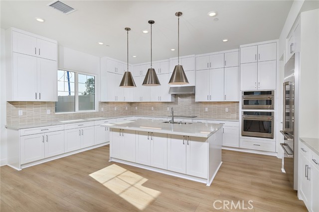 Detail Gallery Image 10 of 21 For 16033 Willow Ct, Whittier,  CA 90604 - 5 Beds | 4/1 Baths