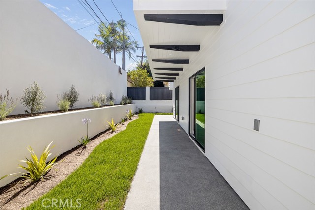 2216 Gates Avenue, Redondo Beach, California 90278, 4 Bedrooms Bedrooms, ,3 BathroomsBathrooms,Residential,Sold,Gates,SB21147875