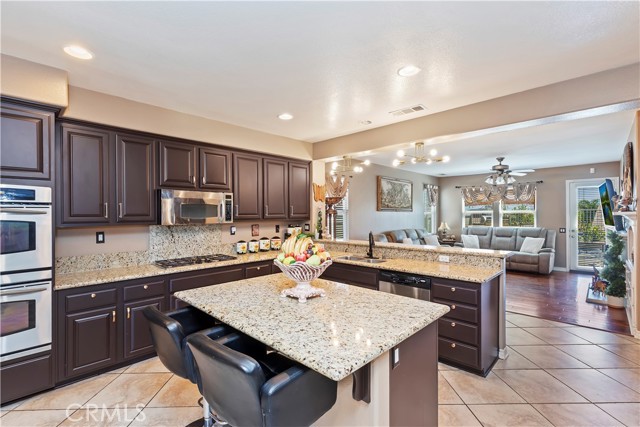 Detail Gallery Image 15 of 45 For 27488 Murrieta Oaks Ave, Murrieta,  CA 92562 - 4 Beds | 3 Baths