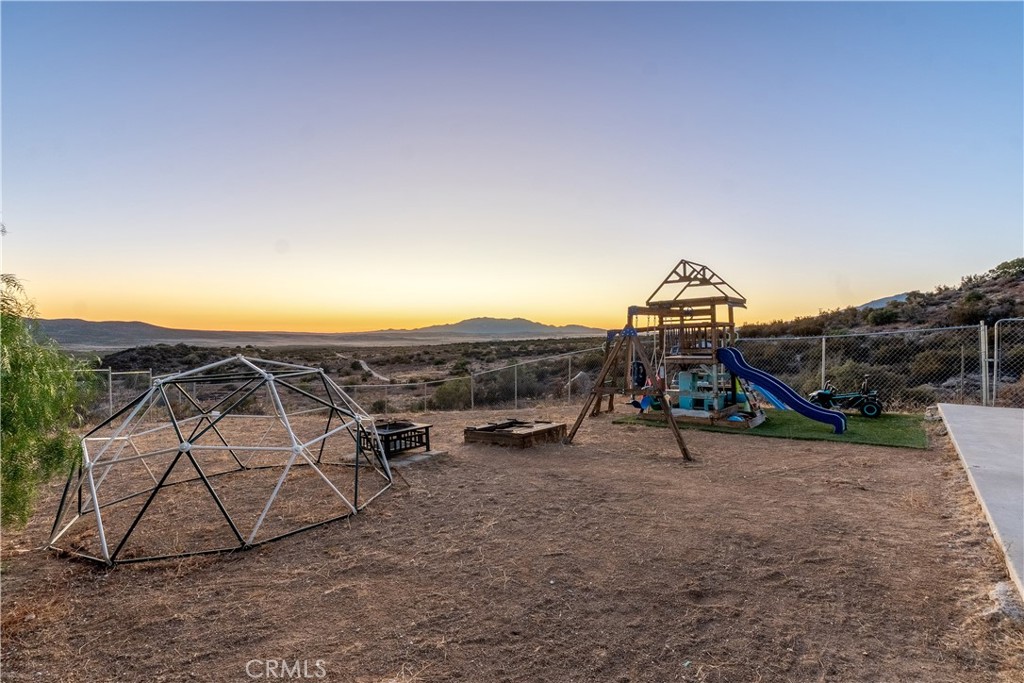 https://media.crmls.org/medias/3126988e-0f51-44a7-9447-9f8797f3f2cc.jpg?preset=X-Large