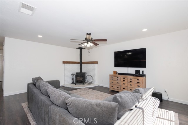 Detail Gallery Image 4 of 18 For 2003 Green Brook, Paso Robles,  CA 93446 - 3 Beds | 2 Baths
