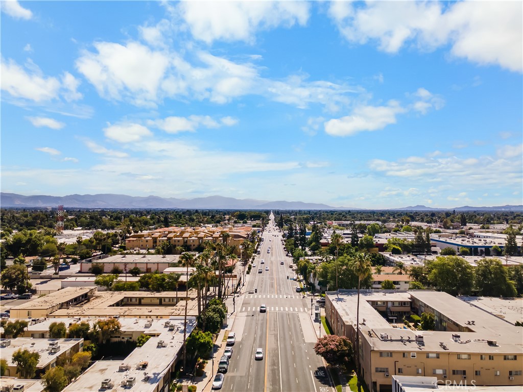https://media.crmls.org/medias/31278a9d-cf36-44d9-a3bc-417584b2a354.jpg?preset=X-Large