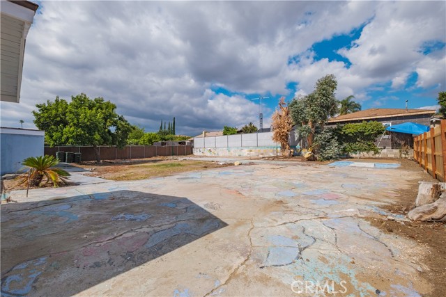 17196 Barbee St., Fontana CA: https://media.crmls.org/medias/3127c54b-6833-4df6-b9ed-76f952ddf458.jpg