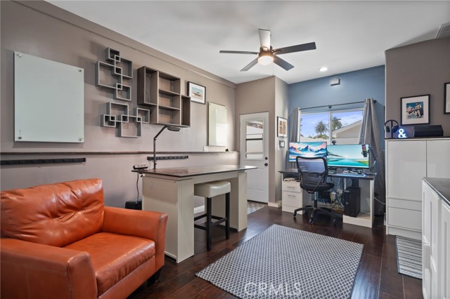 533 Roswell Avenue, Long Beach CA: https://media.crmls.org/medias/3128cc3b-db85-49c2-9cb8-46d57939e05b.jpg