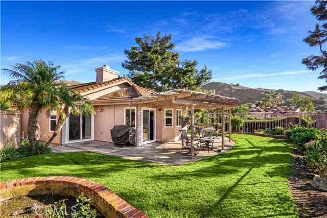 Welcome to 27477 Paseo Amador, where the epitome of single-level living awaits! This splendid 3-bedroom, 2-bathroom home, complete with a convenient 2-car garage, offers a coastal oasis just moments from the ocean and charming, historic downtown of San Juan Capistrano.