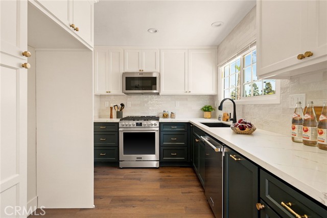 433 N Osage Avenue, Inglewood CA: https://media.crmls.org/medias/312952cd-6fe6-4eb4-8ede-399d503cc616.jpg