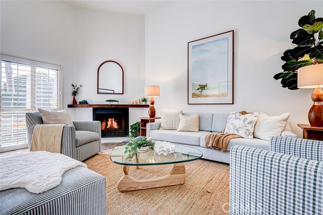 101 Broadway, Redondo Beach, California 90277, 3 Bedrooms Bedrooms, ,2 BathroomsBathrooms,Residential,For Sale,Broadway,SB25056727
