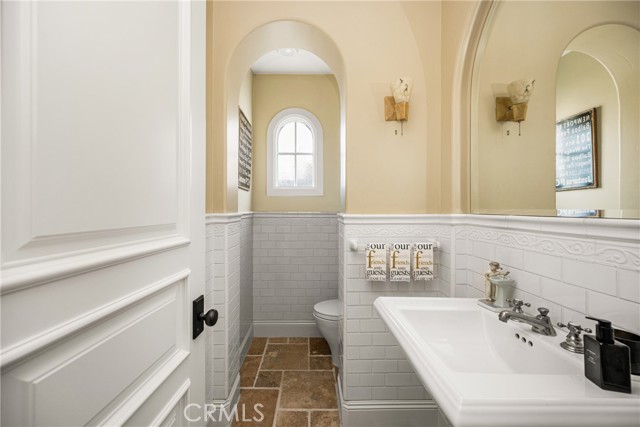 Detail Gallery Image 14 of 50 For 3222 Clay St, Newport Beach,  CA 92663 - 3 Beds | 2/1 Baths