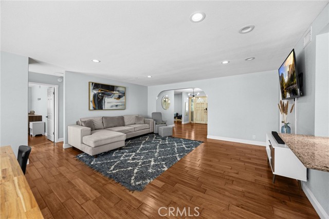 5345 Kenwood Avenue, Buena Park CA: https://media.crmls.org/medias/312af0ec-ea8f-4448-b44a-089858944c25.jpg