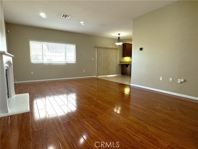 Detail Gallery Image 5 of 15 For 1095 S Reservoir St, Pomona,  CA 91766 - 4 Beds | 2/1 Baths