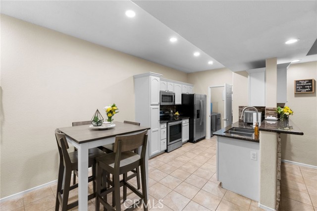 Detail Gallery Image 9 of 63 For 41410 Juniper St #114,  Murrieta,  CA 92562 - 3 Beds | 2 Baths