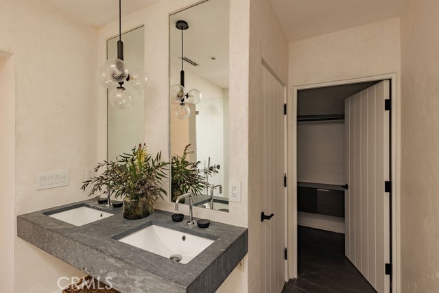 Detail Gallery Image 15 of 28 For 4128 Baywood St, Los Angeles,  CA 90039 - 4 Beds | 3 Baths