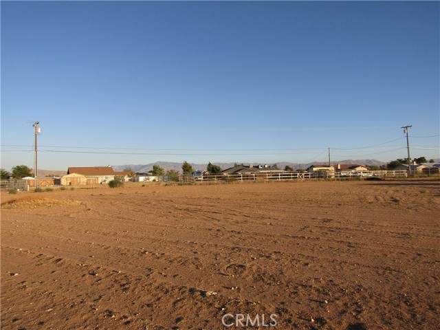 Detail Gallery Image 23 of 27 For 15235 Apache Rd, Apple Valley,  CA 92307 - 3 Beds | 2 Baths