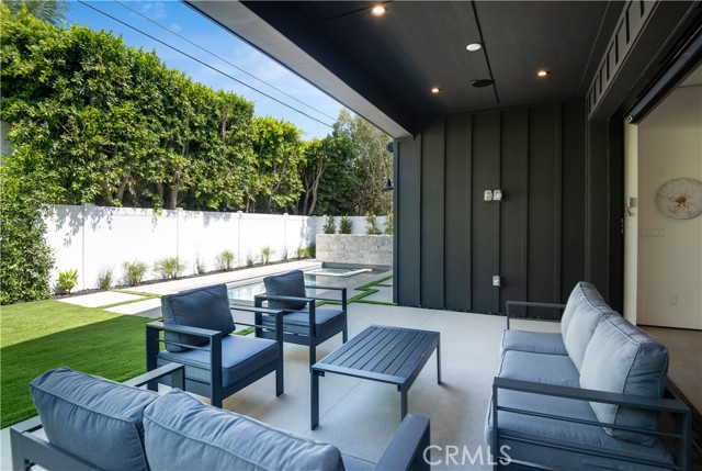 Detail Gallery Image 20 of 47 For 4734 Tobias Ave, Sherman Oaks,  CA 91403 - 4 Beds | 4/1 Baths