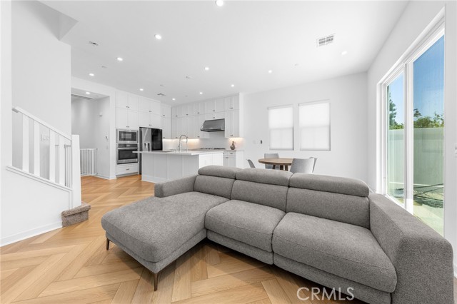 27 Miren Pl, Arcadia CA: https://media.crmls.org/medias/312de1a8-1292-4c02-a225-842e134abecb.jpg