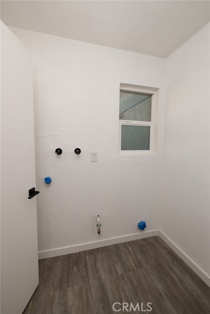5760 Falling Leaf Lane, Jurupa Valley CA: https://media.crmls.org/medias/312dee25-3857-42ce-b3bc-895717a46178.jpg
