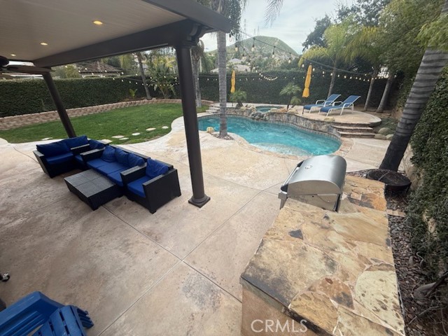 Detail Gallery Image 8 of 8 For 21109 Cross Creek, Saugus,  CA 91350 - 4 Beds | 3/1 Baths