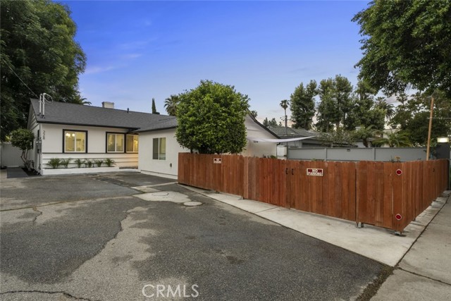 7228 Jamieson Avenue, Reseda CA: https://media.crmls.org/medias/312fd0b8-ed43-4301-a929-a82c031a0d7c.jpg