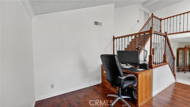 Detail Gallery Image 10 of 56 For 14272 Saarinen Ct, Irvine,  CA 92606 - 4 Beds | 2/1 Baths