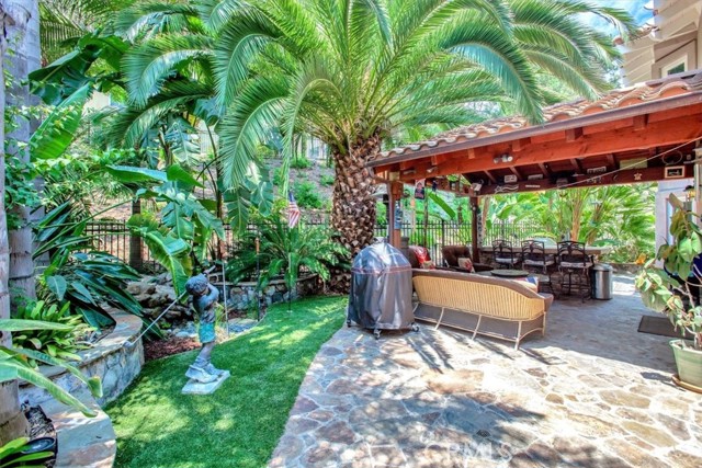 26181 San Marino Court, Mission Viejo CA: https://media.crmls.org/medias/3130a903-cceb-4bcc-9266-de6dfb4b5ceb.jpg
